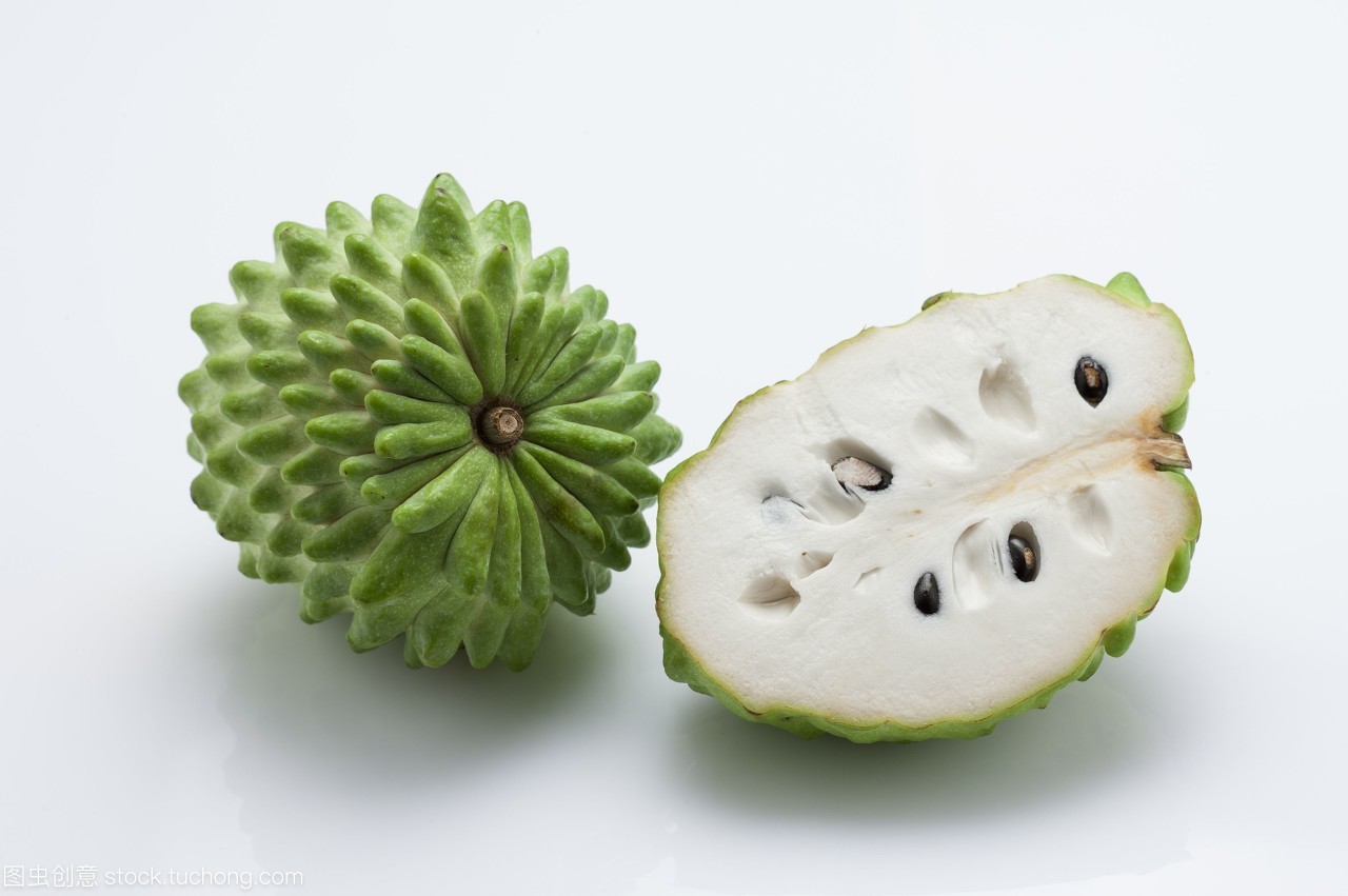 甜蜜剖面的誘惑 光影下的新鮮釋迦